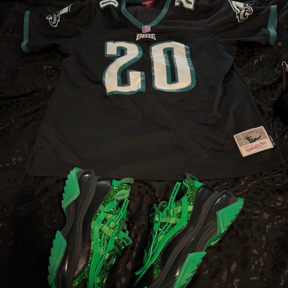 Black and Green Fashion Sports Sneakers - Picture 1 of 4